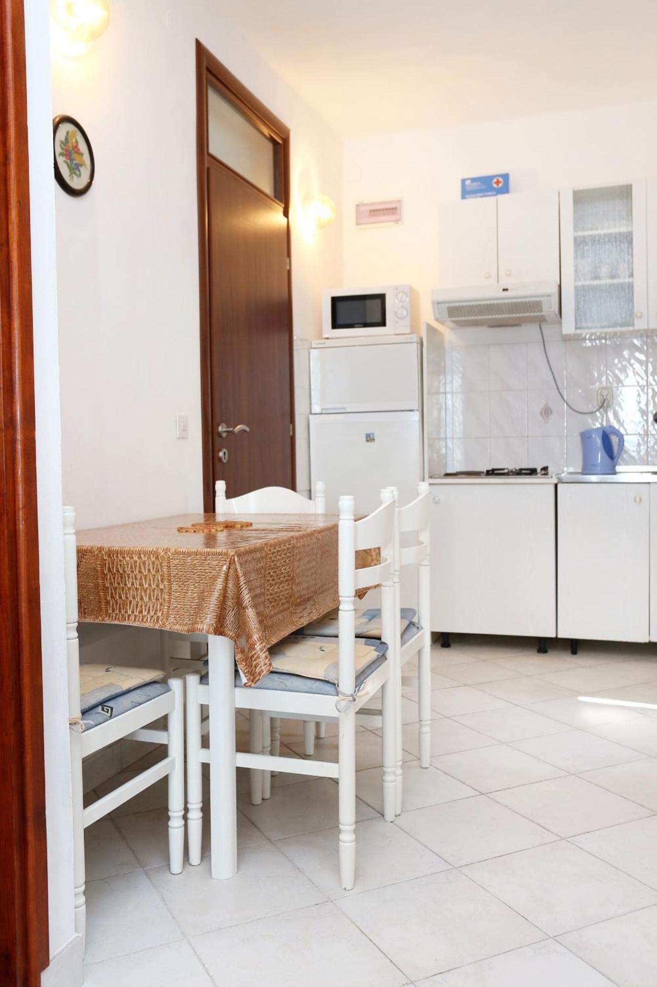 Apartments By The Sea Pisak, Omis - 1014 Rum bild