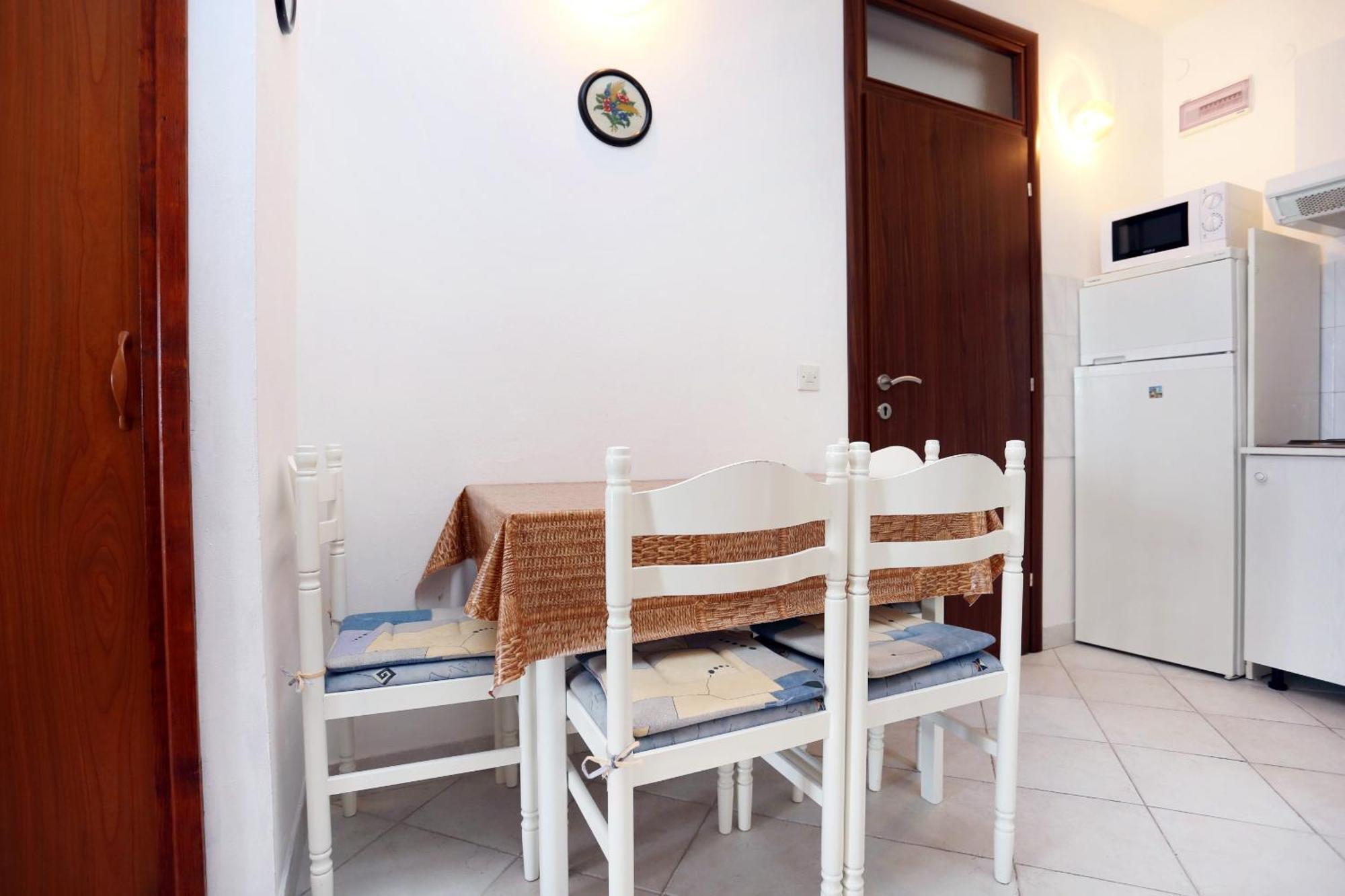 Apartments By The Sea Pisak, Omis - 1014 Rum bild
