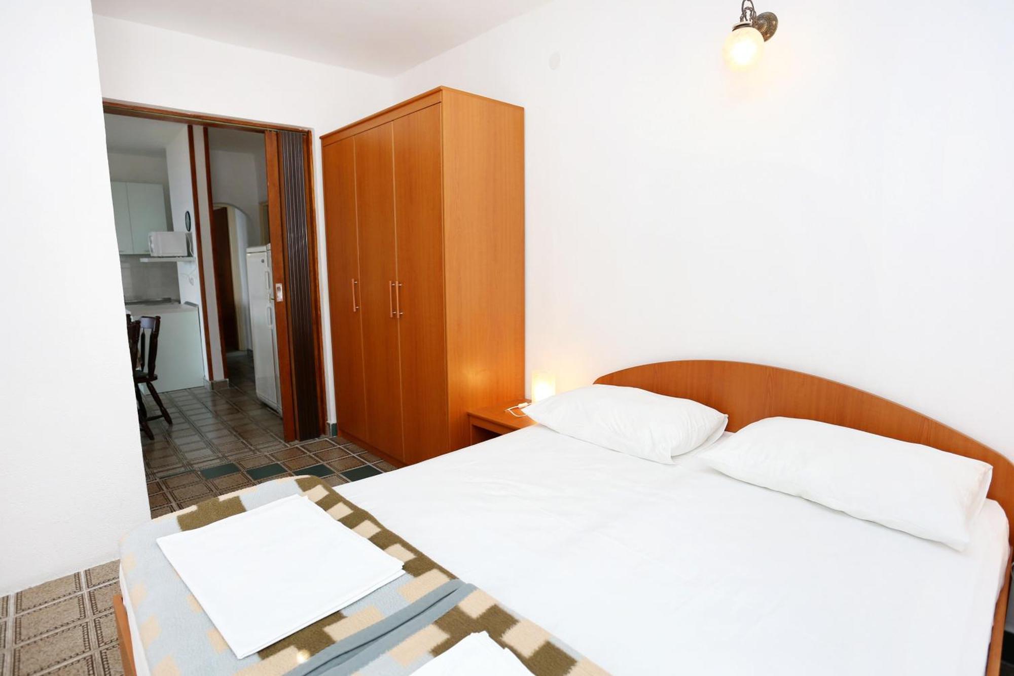 Apartments By The Sea Pisak, Omis - 1014 Rum bild